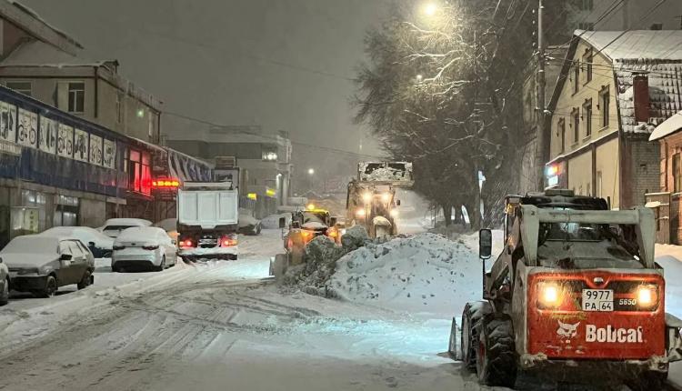 По вопросам транспортного обслуживания можно обратиться по телефону горячей линии: 8 (8452) 240-240