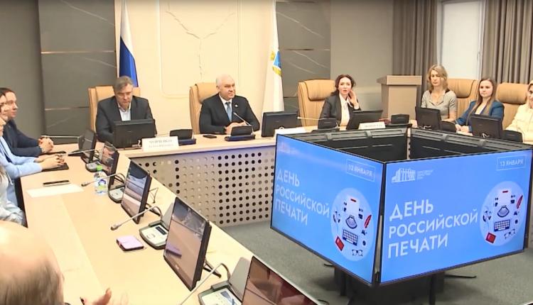 Награждались победители ежегодного журналистского конкурса на лучшее освещение деятельности думы в средствах массовой информации в 2025 году