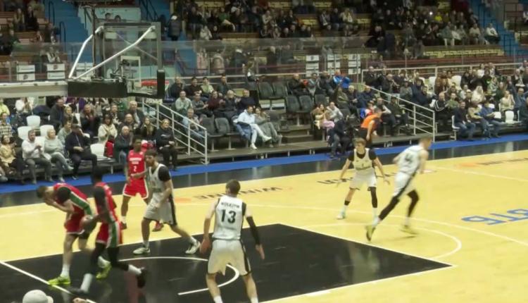 Саратовский «Автодор» встретился с краснодарской командой «Локомотив-Кубань»