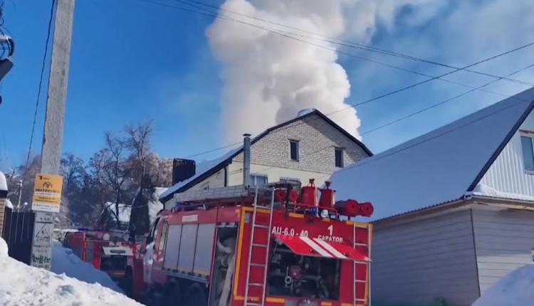 На улице Фильтровая горел трехквартирный жилой дом