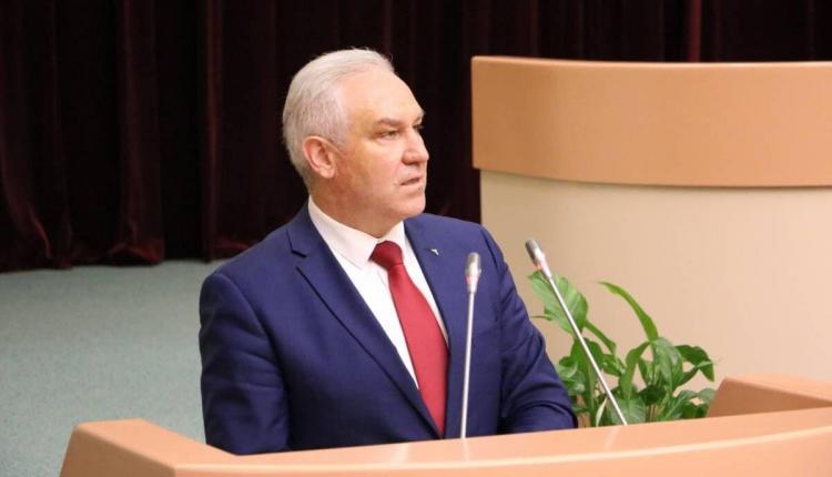 Он работает в Саратовской областной Думе, награжден высокими государственными наградами — тремя Орденами Мужества