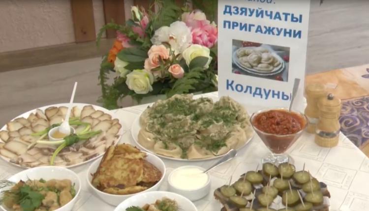 Он посвящен открытию Года единства народов России