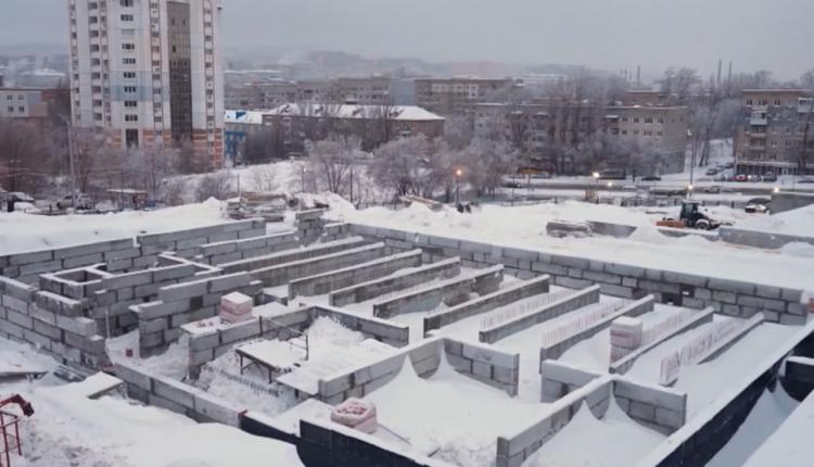 Вячеслав Володин рассказал о том, что средства на опережающее строительство двух новых школ на 1100 мест в Ленинском районе и 1,5 тысячи в Кировском перенесены с 2027 года на 2026-й