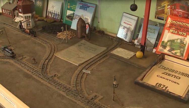 Он создавался руками машиниста, который 35 лет занимался сбором экспонатов, и сейчас хранителем истории также является машинист