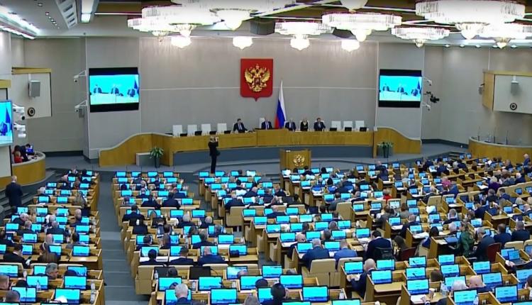 Это день профессионалов, работающих в сфере искусства, кинематографии, книгоиздании, библиотечном деле, музеях, а также деятелей культуры, сохраняющих наследие народов России