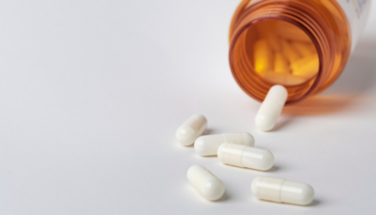 лекарство таблетки freepik