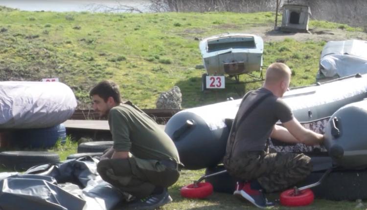 Многие владельцы катеров и лодок не хотят терять ни дня и, несмотря на середину рабочей недели, уже вышли на воду. На учете ГИМС стоят 38 тысяч маломерных судов