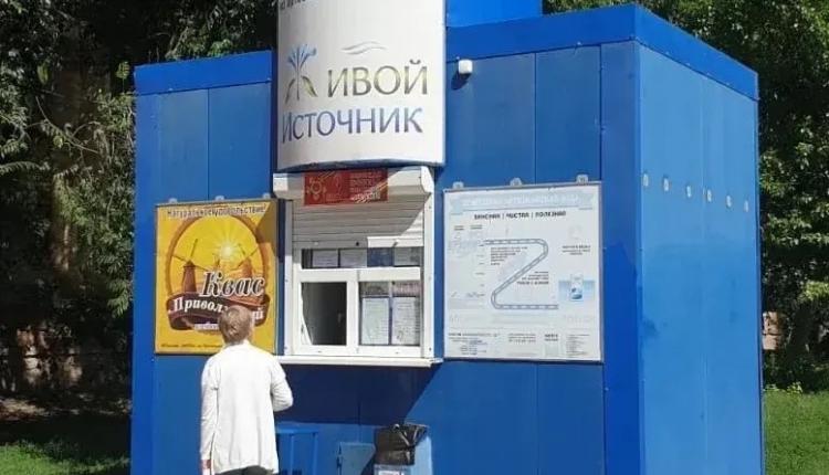 Так, в сетевых магазинах Лента, Магнит, Чижик ситуация по воде стабильная, по мере необходимости товарные запасы в магазинах оперативно пополняются