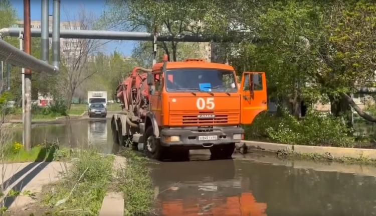 Постепенно ситуация улучшается — вода начинает отступать