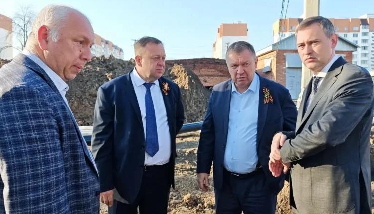 Аварийная ситуация на ул. Менделеева в Энгельсе