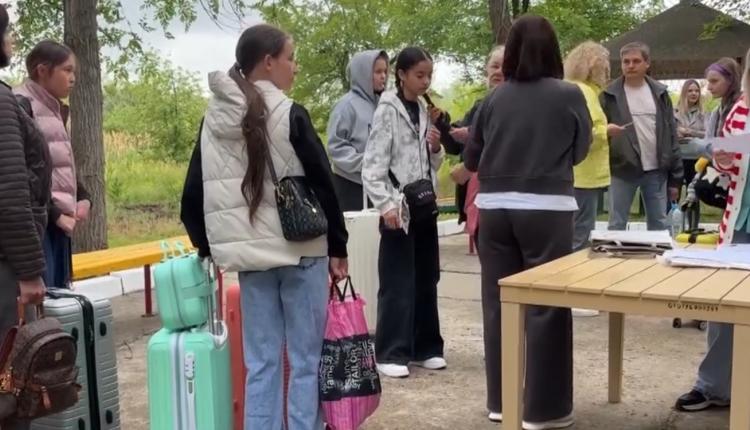Сегодня в детских лагерях региона официально стартовала первая смена