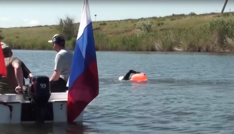 В Питерском районе возле этно-культурного комплекса «Питерская мельница» впервые прошел заплыв по реке Малый Узень