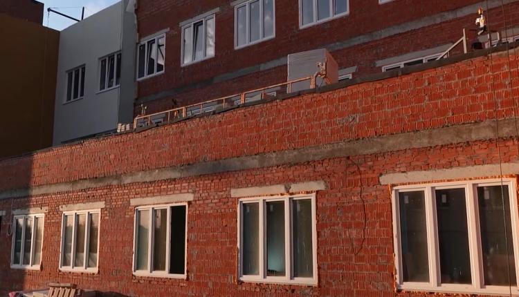 Вячеслав Володин во время поездки осмотрел школу № 52 в Поливановке