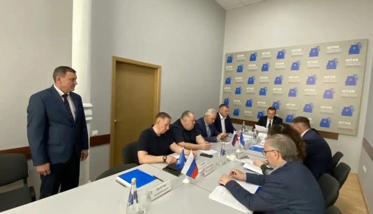 Состоялось заседание президиума регионального политсовета партии «Единая Россия», которое провел секретарь реготделения партии «Единая Россия» Роман Бусаргин