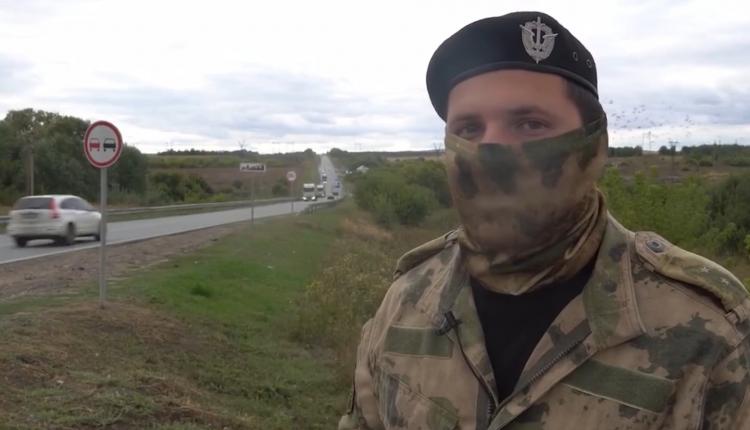В Вольском районе, вблизи населенного пункта Терса, на федеральной трассе «Сызрань – Саратов – Волгоград» сотрудник Росгвардии стал очевидцем автомобильной аварии, в которой пострадал пожилой мужчина